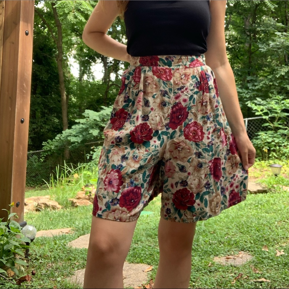 floral shorts